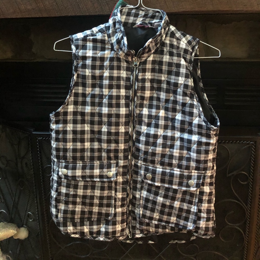 Plaid puffer Vest for Women, size med, never worn!
